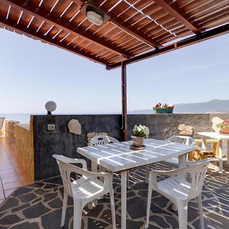 Вилла La Terrazza Sul Mare Магомадас Экстерьер фото
